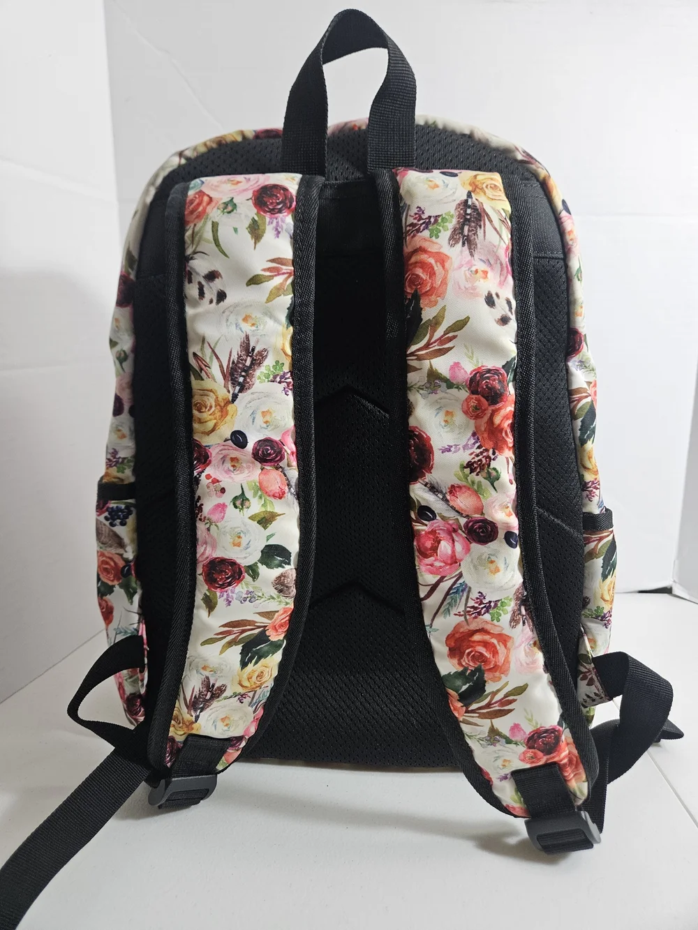 Ranch Dress'N Floral Print Backpack - White Multicolor Roses Excellent Condition